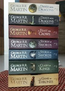 🏰🐲👑 Game of Thrones Book Set