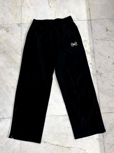 UNDER ARMOUR BLACK BOOTCUT TRACKPANTS