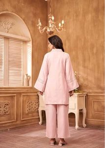 Pakistani Style Kurta Set.