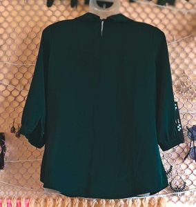 Size M/L 🎁Buy 2 Get 1 Free 🎁Green Collar Top