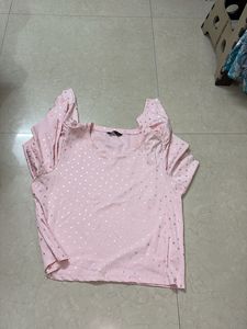 pink top