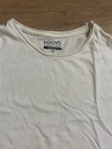 Koovs White T-shirt