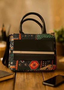 Chic Handbag With Sling