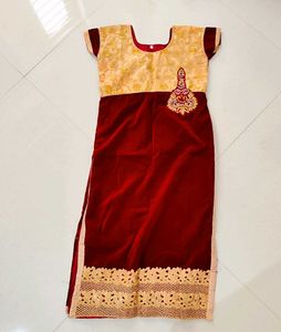 Elegant Maroon &amp; Gold Kurti Skirt Set Duppatta