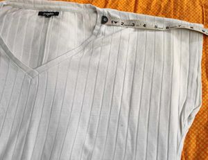 Elegant White xxl V-Neck T-Shirt from Zudio