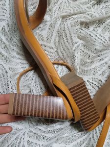 Buckle Heel