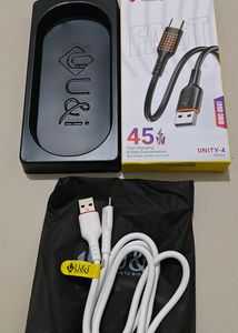 U&amp;i Earbuds &amp; Charging Cable Bundle
