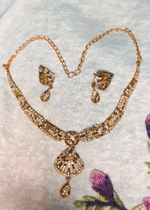 Elegant Gold Jewelry Set (Diamonds Have Come Off)