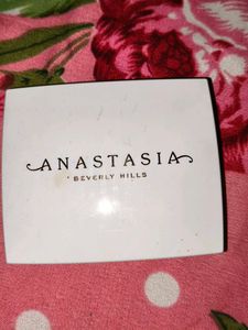 Anastasia Beverly Hills Highlighter