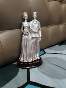 Couple Showpiece