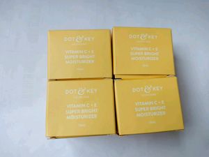 Dot &amp; Key Vitamin C+E Bright Face Moisturizer 4