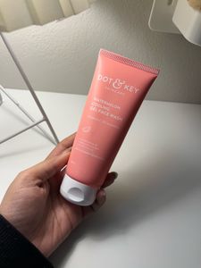 Dot & Key Cooling Gel Face Wash