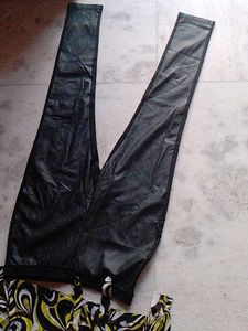 combo of korean top and lether jagging