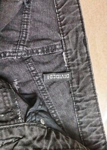 H&amp;M Ripped Mom&#39;s Jeans