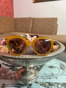 BEIGE COLOURED BLACK CAT EYES SUNGLASSES