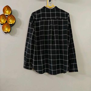 Minimalist Black Shirt