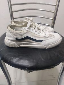 White sneaker for men and Tokyo Eau de Parfum