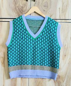 Patterned Knit Vest size-38