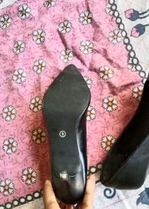 New Without Tag  Heels Black Stylish