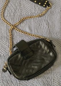 GUESS SLING BAG