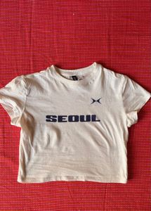 H&amp;M Cropped Graphic Tee