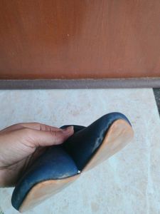 Navy Blue Vintage Pumps