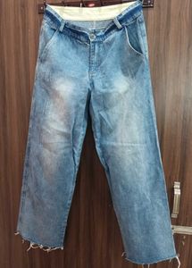 Distressed Denim Jeans (Length - 40)