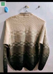 Stylish Gradient Pattern Sweater