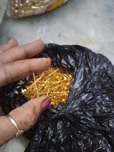 Foldable Cl inch In Golden Colour
