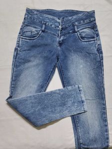 Stylish Mom-Fit Blue Denim Jeans,Embroidered Waist
