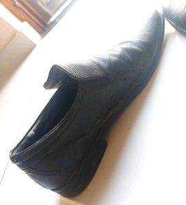Red Tape Formal Shoes