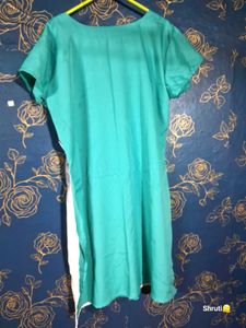 Green &amp; White Graphic Print Tunic