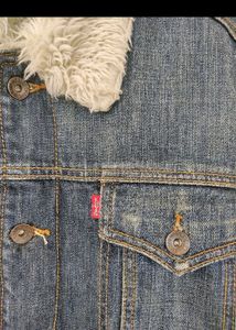 Levi&#39;s Premium Denim Sherpa Trucket Jacket