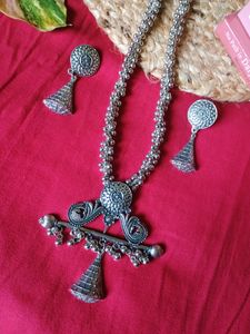 Bansuri Necklace Set