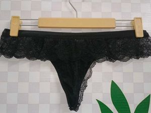 (1300)Black Lace Thong