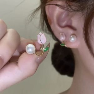 Tulip Pearl Earrings