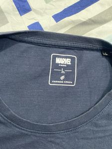 Marvel Spiderman T-shirt - Size L