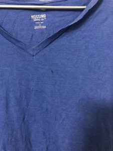 Mossimo V nack T shirt