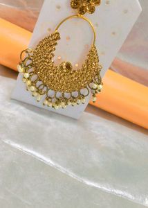 Set Of Earring And Mangtika