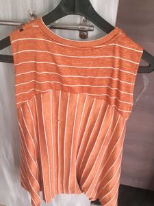 Beautiful Sleeveless Top, Size XL.