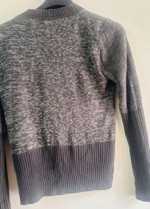 Gray V-Neck Knit Top