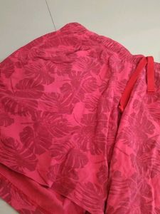 Lyra Women&#39;s Red Leaf Print Night Shorts – Size M