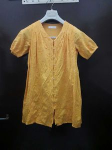 Yellow Eyelet Button-Down Top🌻🎧