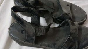 EXTREMELY USED HEELS✨🎀