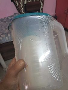 Plastic Jug And Pla stic Sipping Bottle