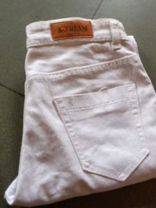 White High-Waisted Skinny Jeans