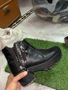 Boots for women