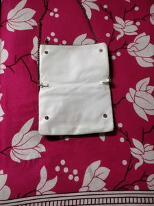 Quilted Black &amp; White Slling Bag