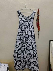 Dress With Slit In Middle