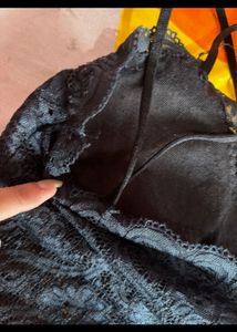 COMO of Two Lacy brallate
